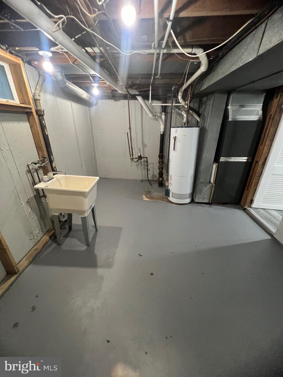 33 MONTPELIER BOULEVARD