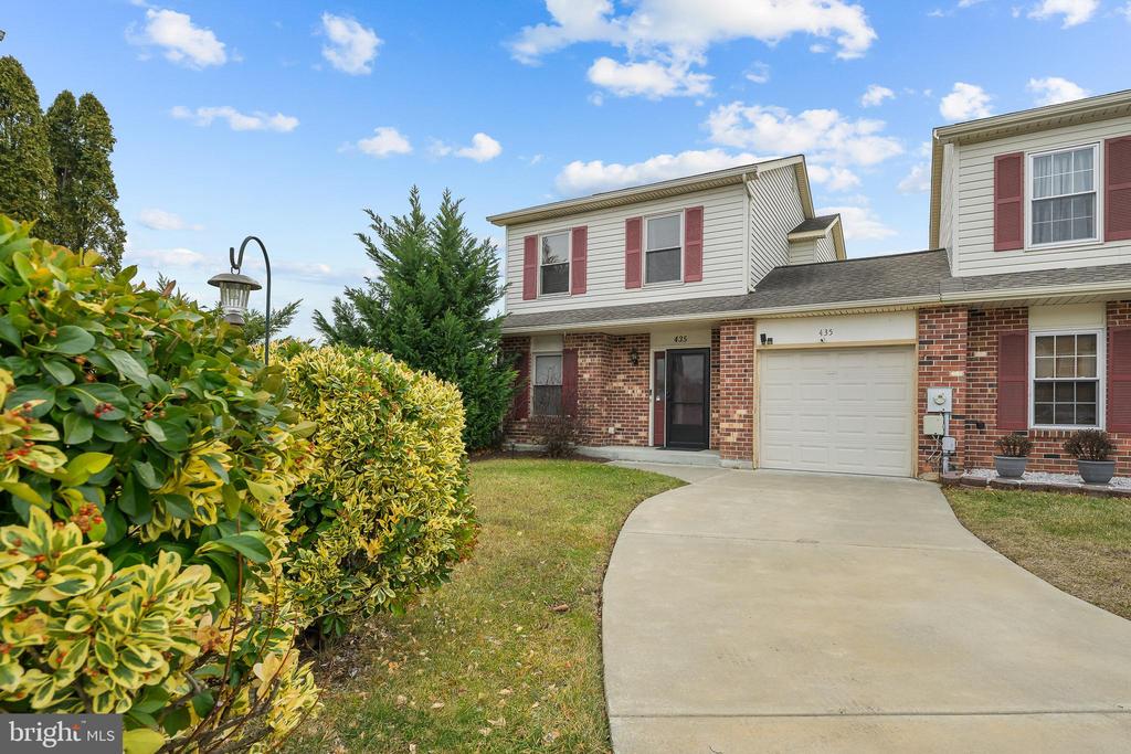 435 CALBURN COURT