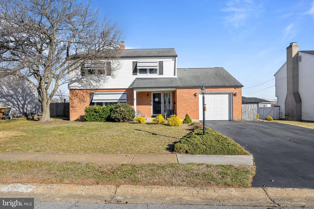 331 S BOOTH DRIVE