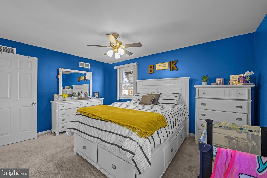 331 S BOOTH DRIVE