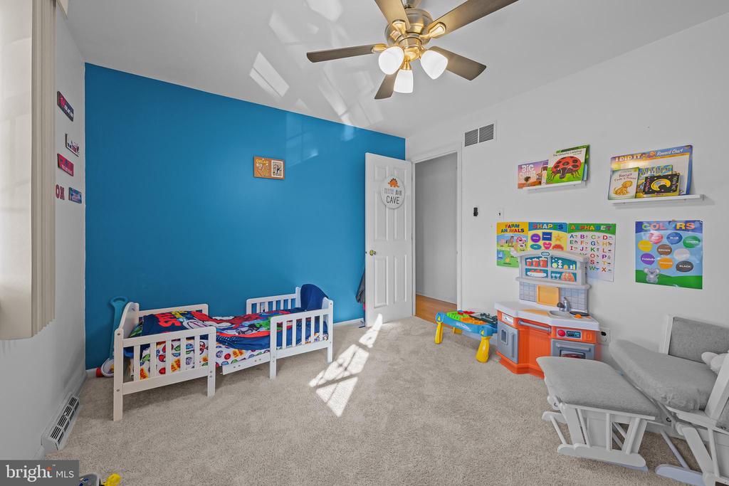 331 S BOOTH DRIVE