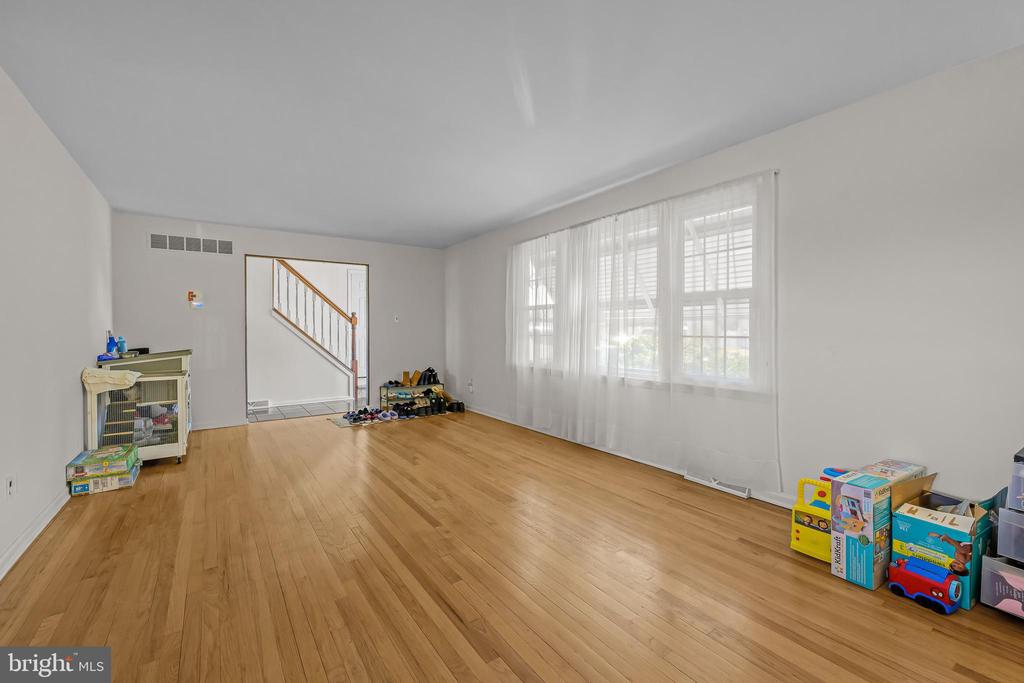 331 S BOOTH DRIVE