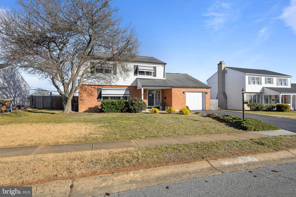 331 S BOOTH DRIVE