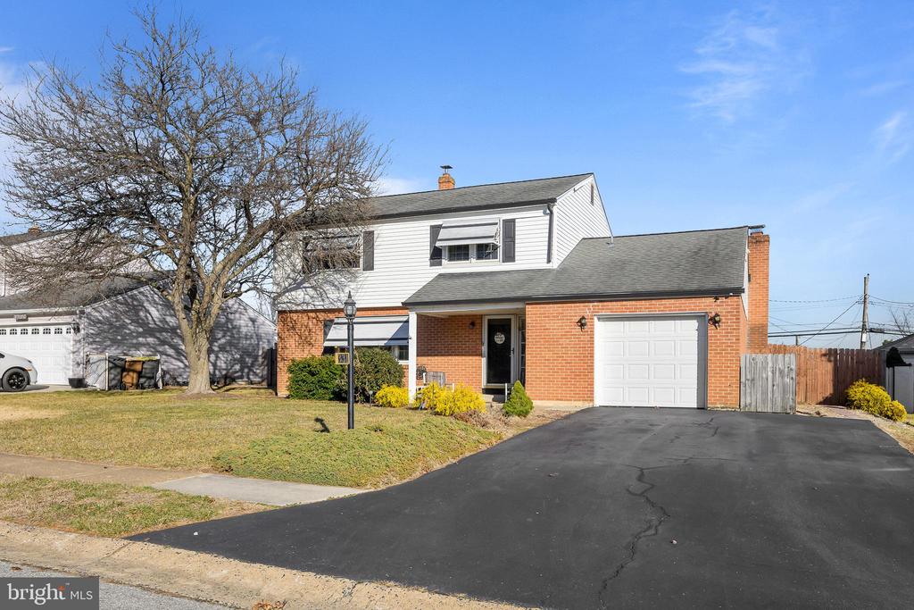 331 S BOOTH DRIVE