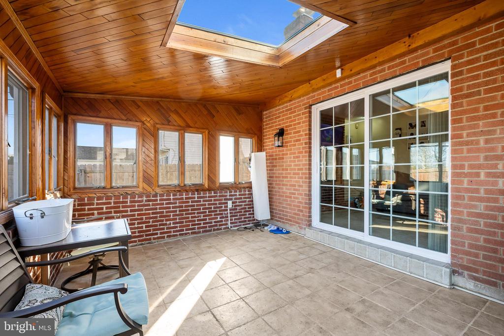331 S BOOTH DRIVE