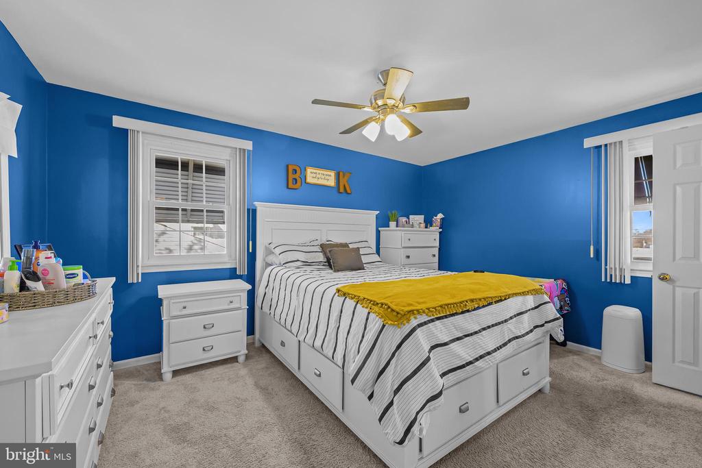 331 S BOOTH DRIVE