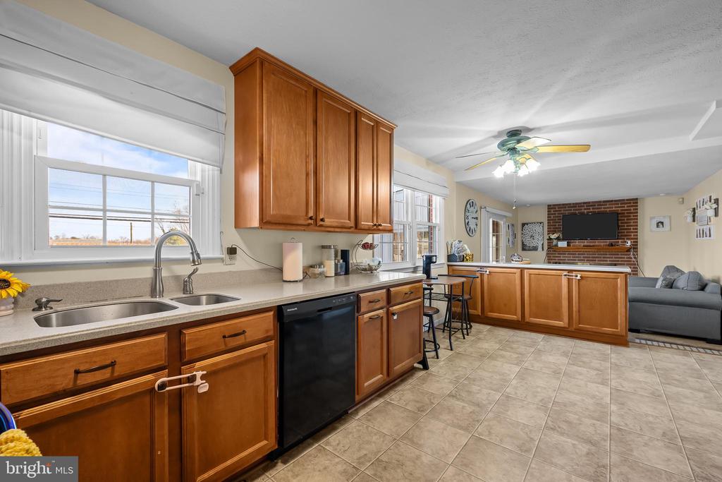 331 S BOOTH DRIVE
