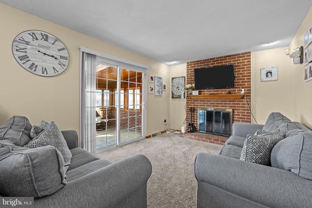 331 S BOOTH DRIVE