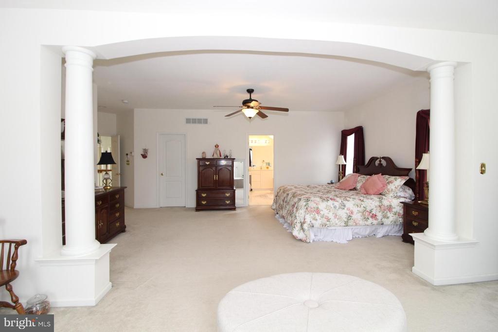 802 CHESAPEAKE COURT