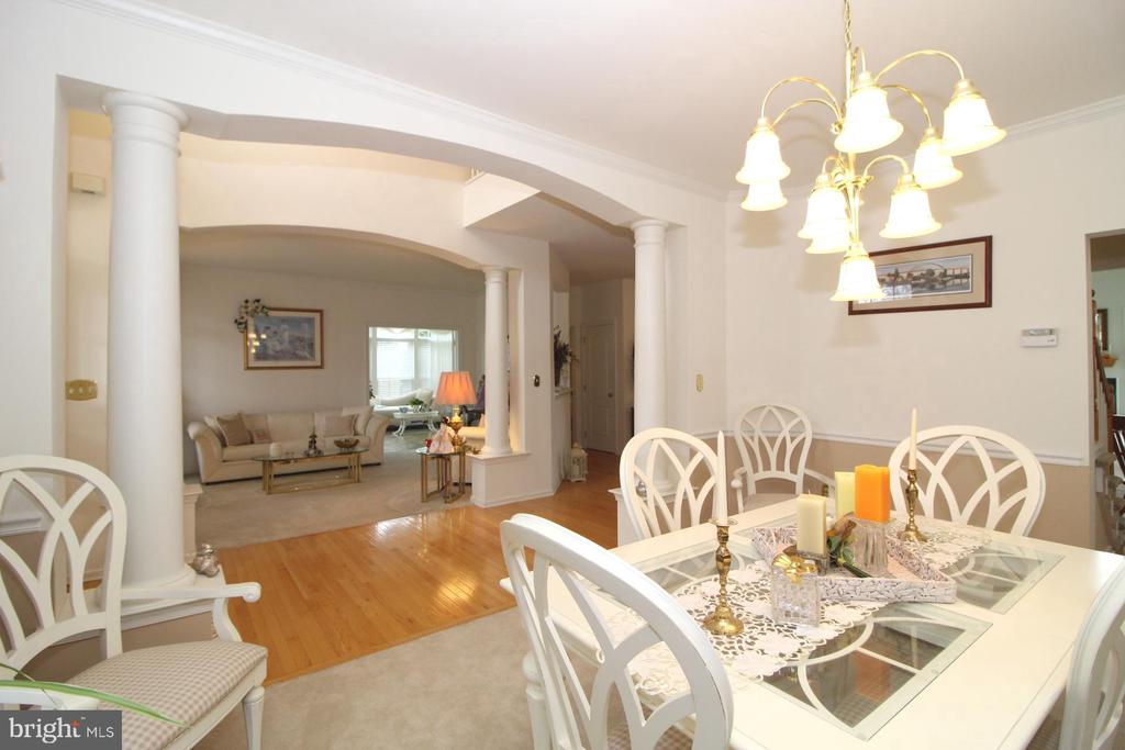 802 CHESAPEAKE COURT