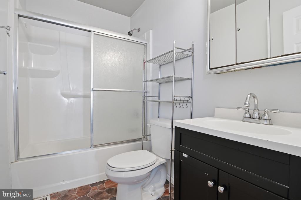 21 E MOYER DRIVE