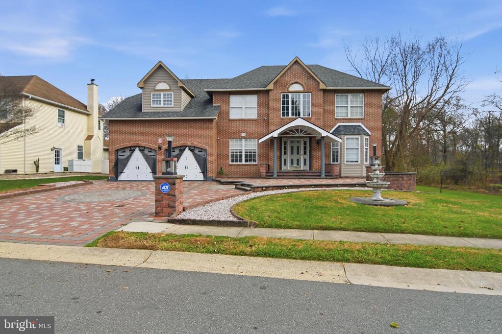21 E MOYER DRIVE