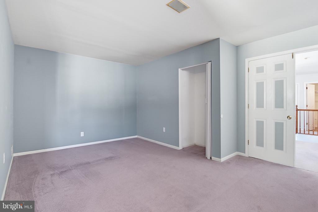 21 E MOYER DRIVE
