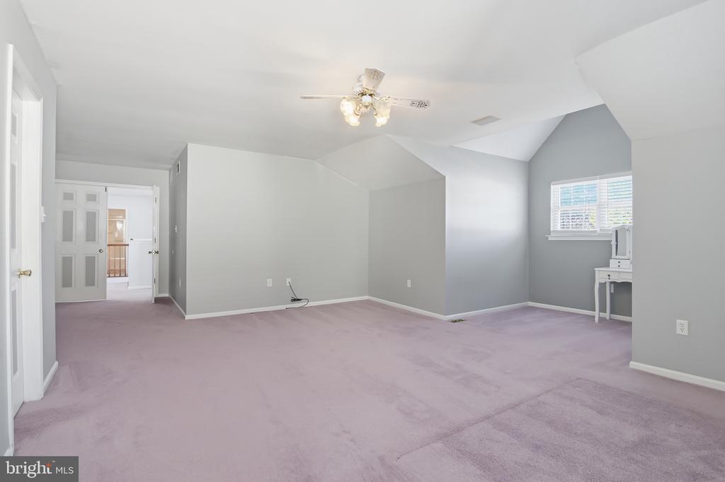 21 E MOYER DRIVE