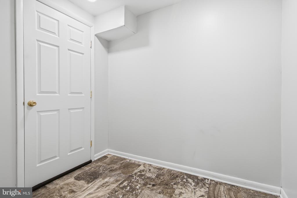 21 E MOYER DRIVE