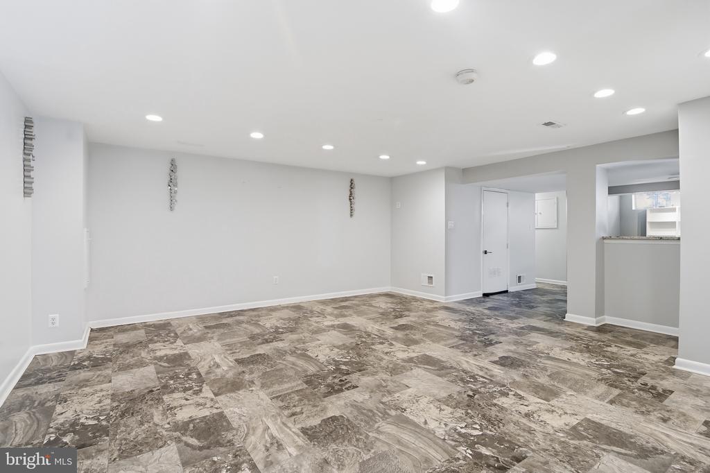 21 E MOYER DRIVE