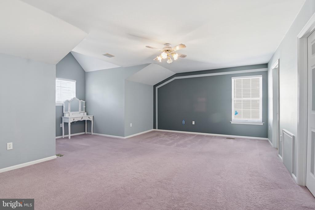 21 E MOYER DRIVE