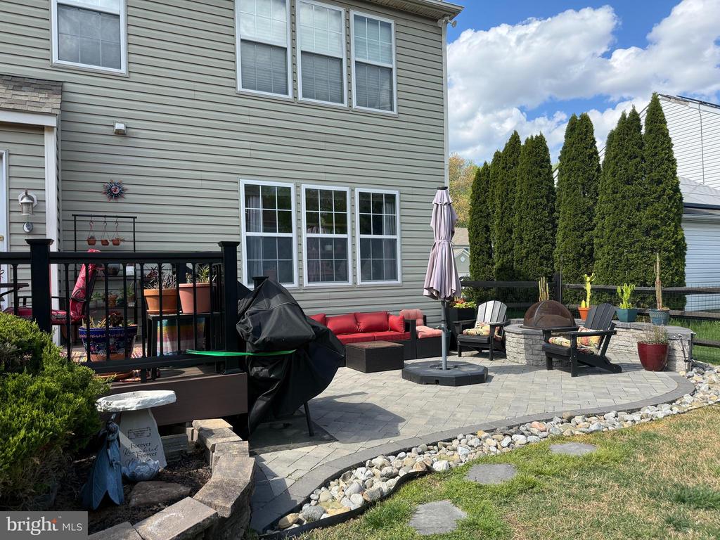 11 BUTTONWOOD COURT