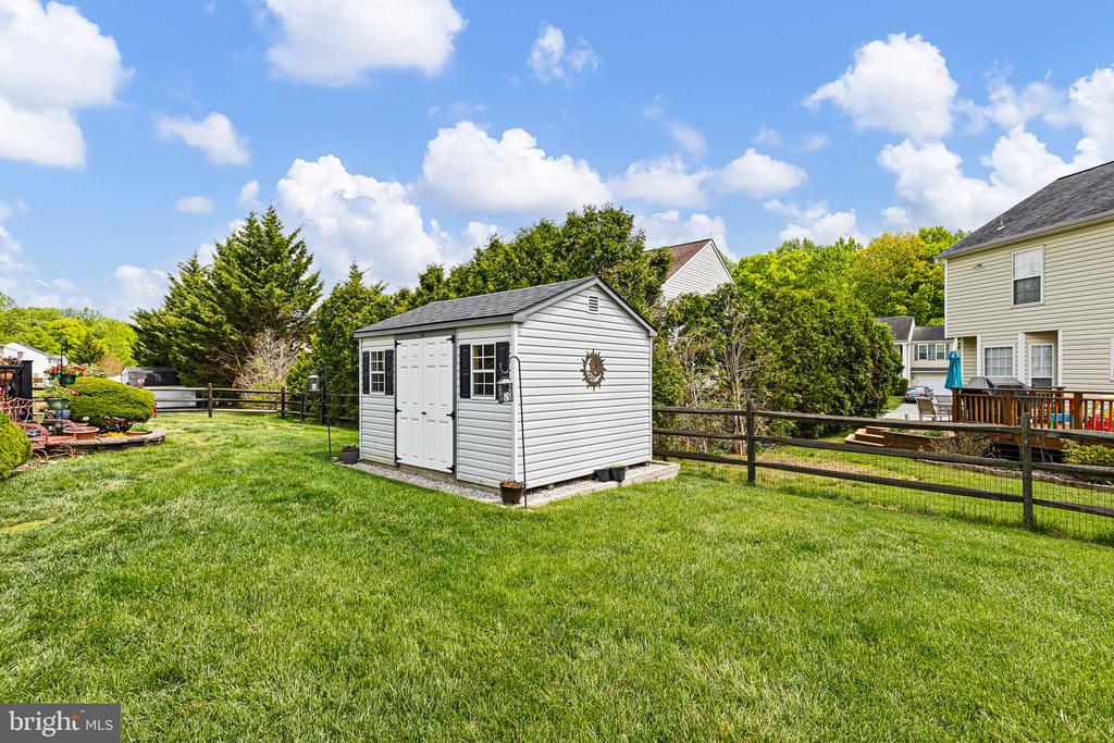 11 BUTTONWOOD COURT