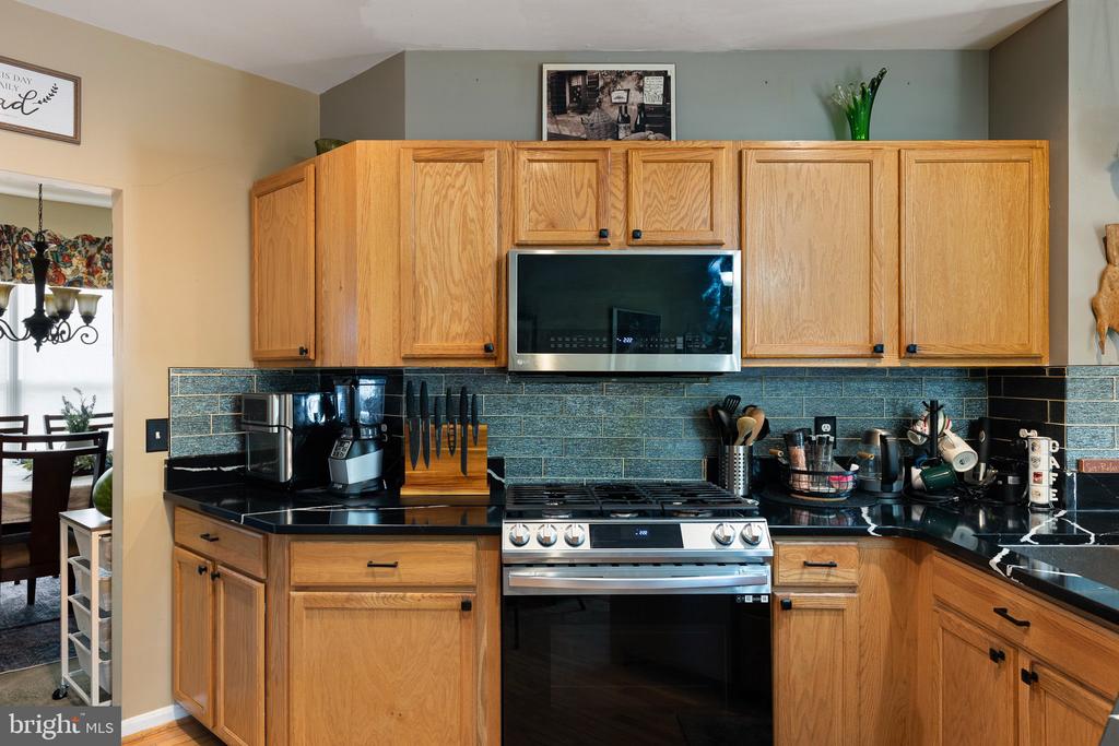 11 BUTTONWOOD COURT