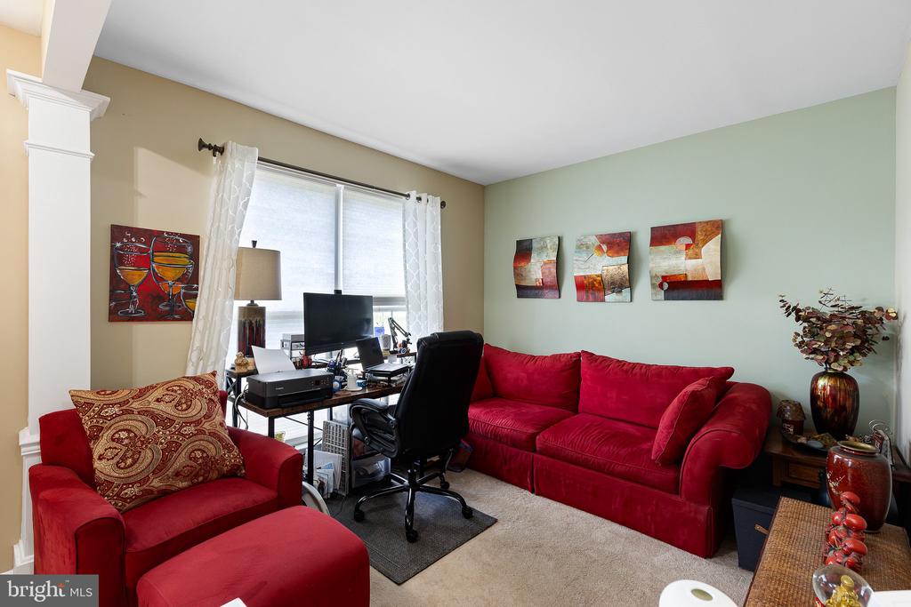 11 BUTTONWOOD COURT
