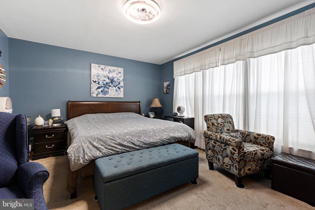 11 BUTTONWOOD COURT