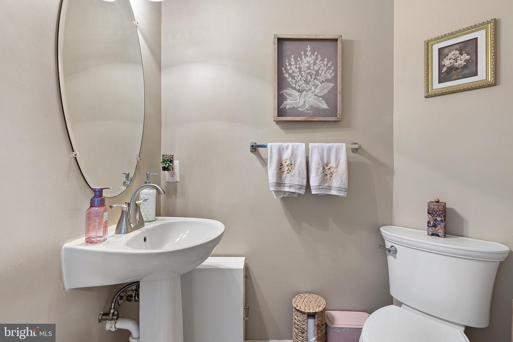 11 BUTTONWOOD COURT