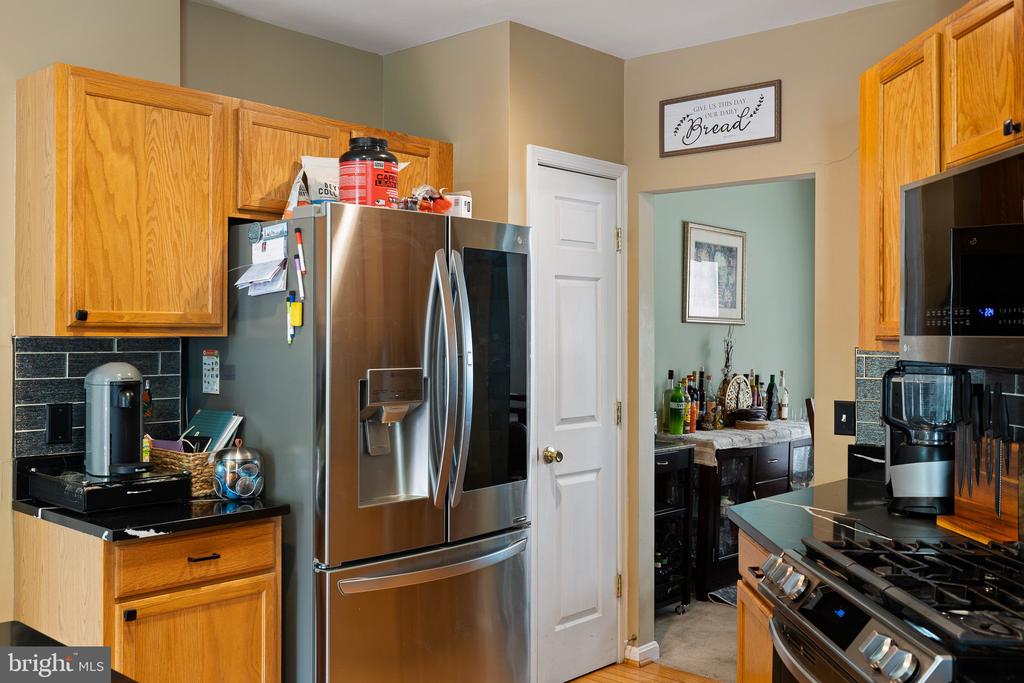 11 BUTTONWOOD COURT