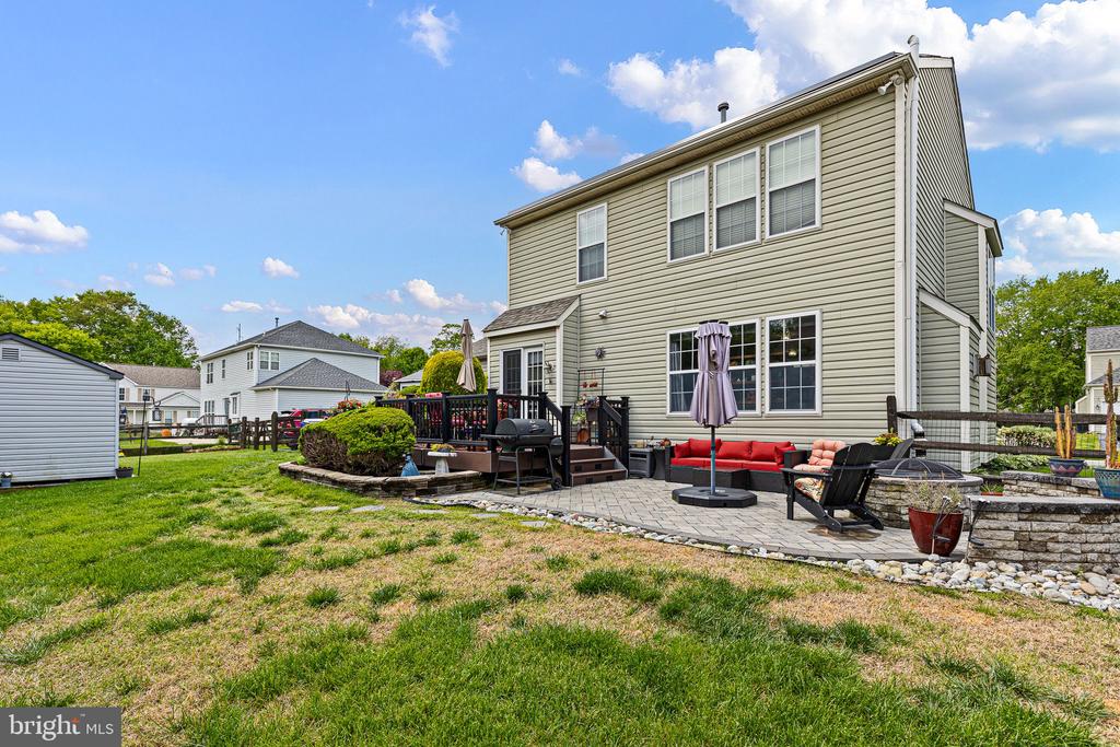 11 BUTTONWOOD COURT