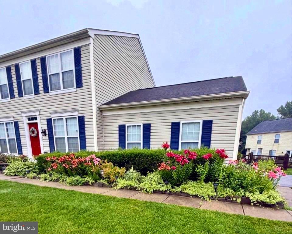 11 BUTTONWOOD COURT