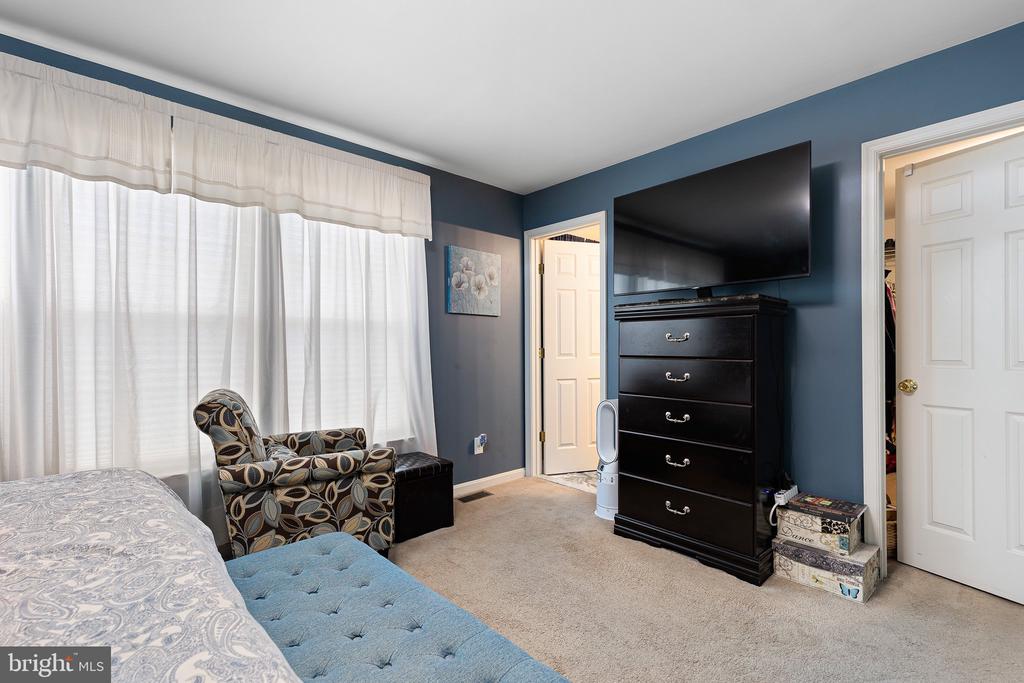 11 BUTTONWOOD COURT