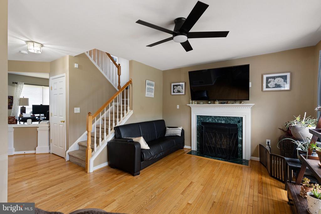 11 BUTTONWOOD COURT