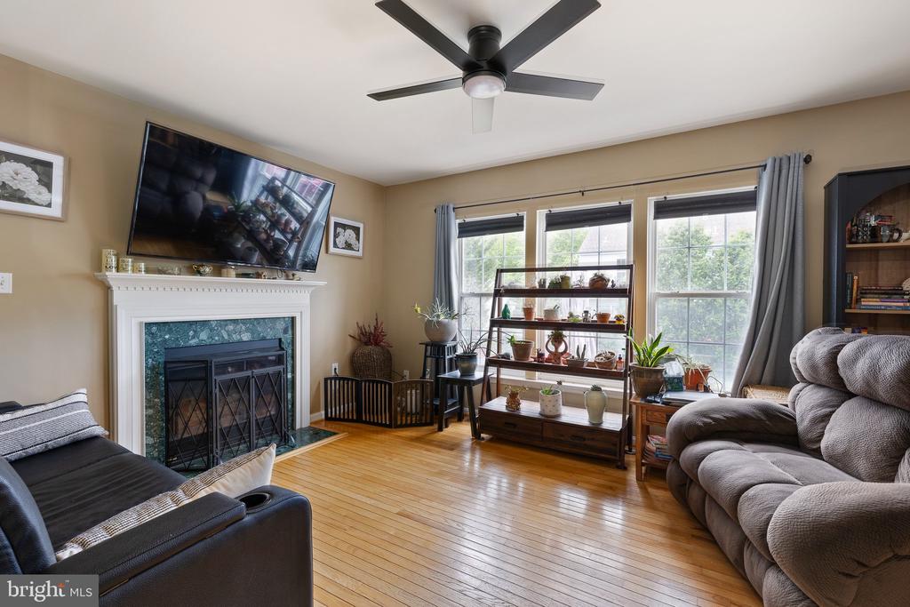 11 BUTTONWOOD COURT