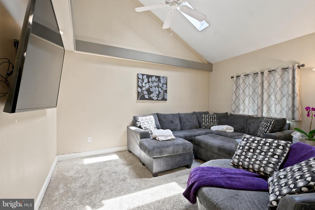 249 W BYNUM PLACE