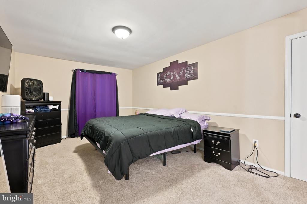 249 W BYNUM PLACE