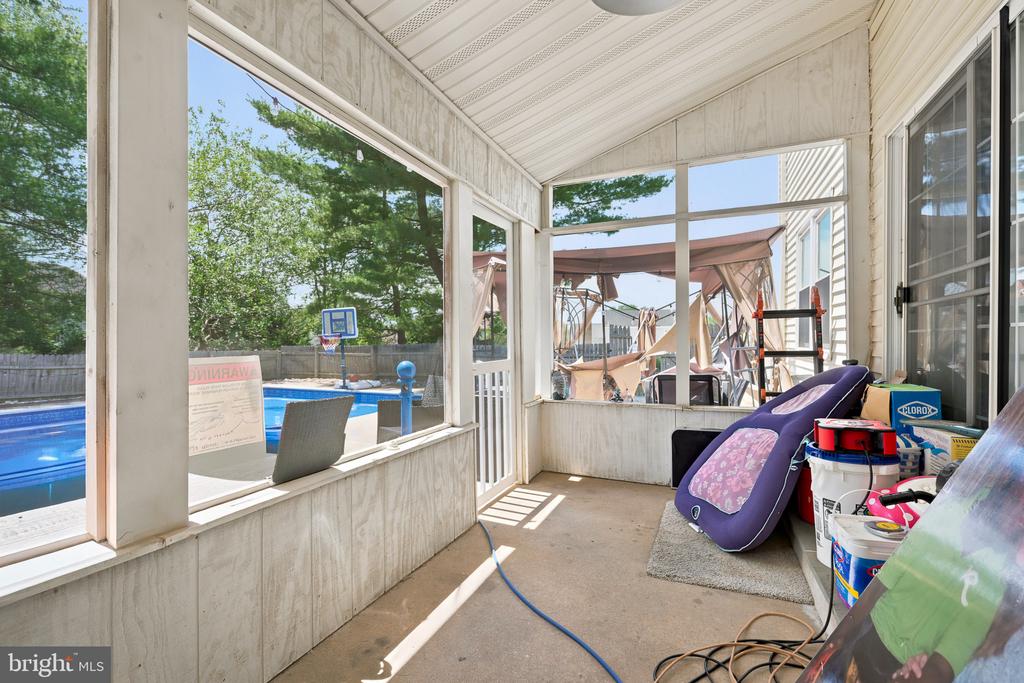 249 W BYNUM PLACE