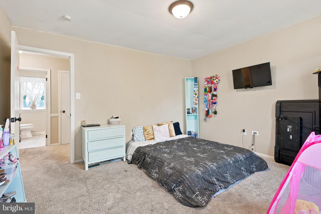 249 W BYNUM PLACE
