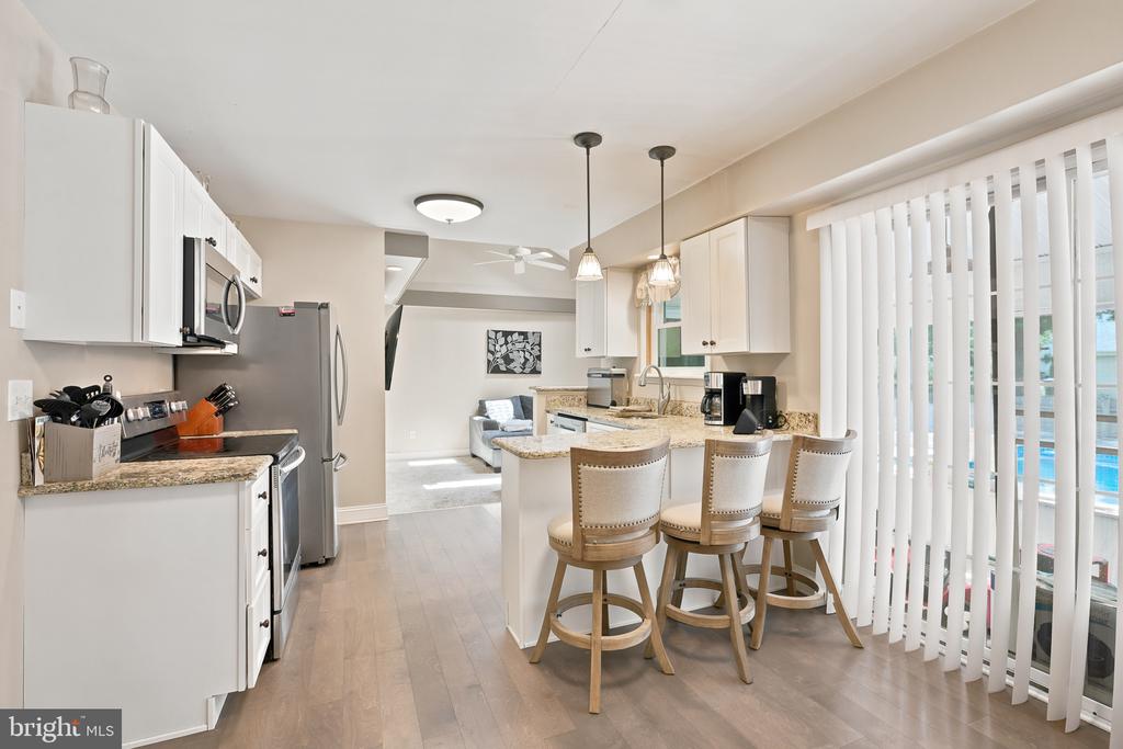 249 W BYNUM PLACE