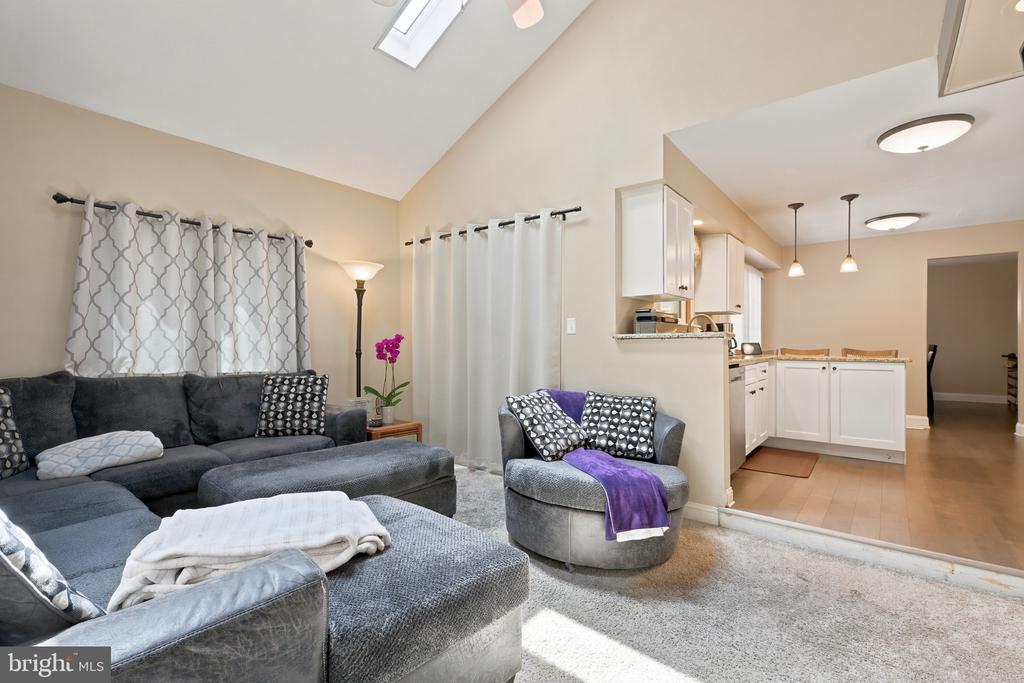 249 W BYNUM PLACE