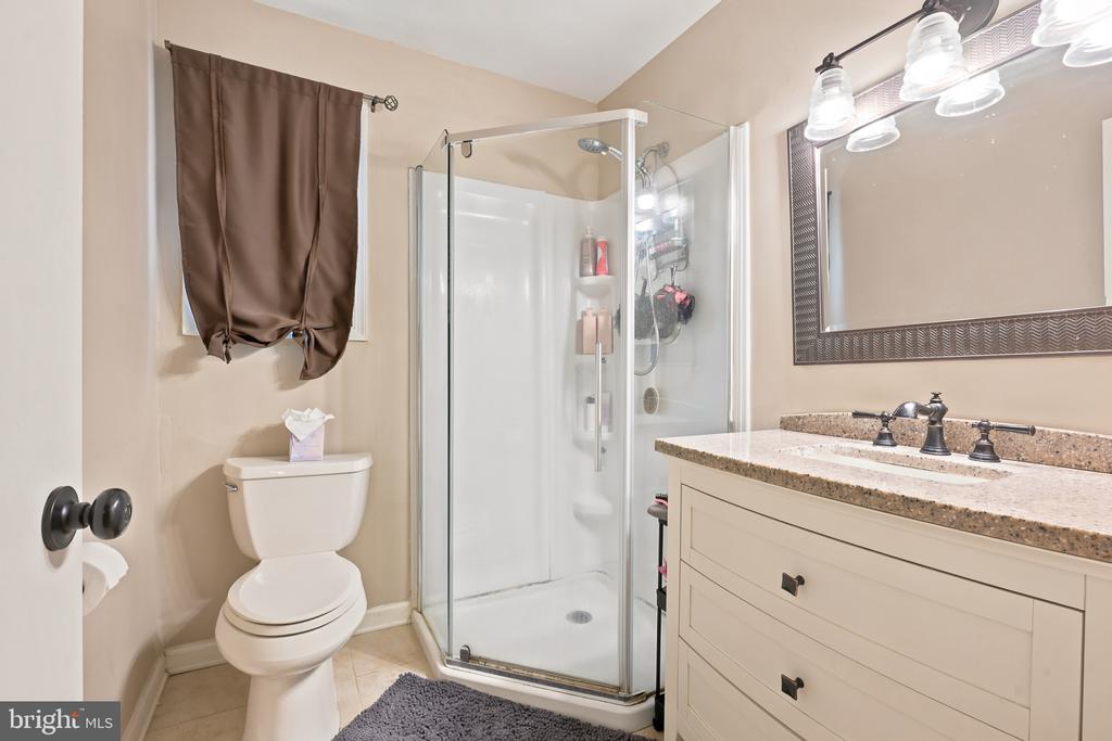 249 W BYNUM PLACE