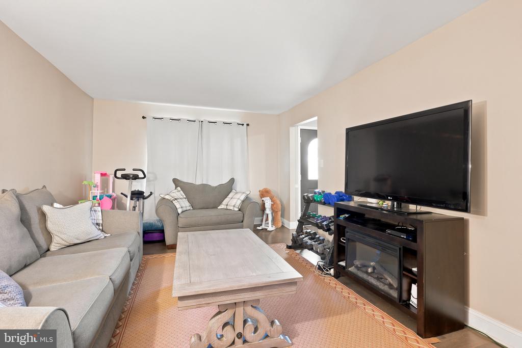 249 W BYNUM PLACE