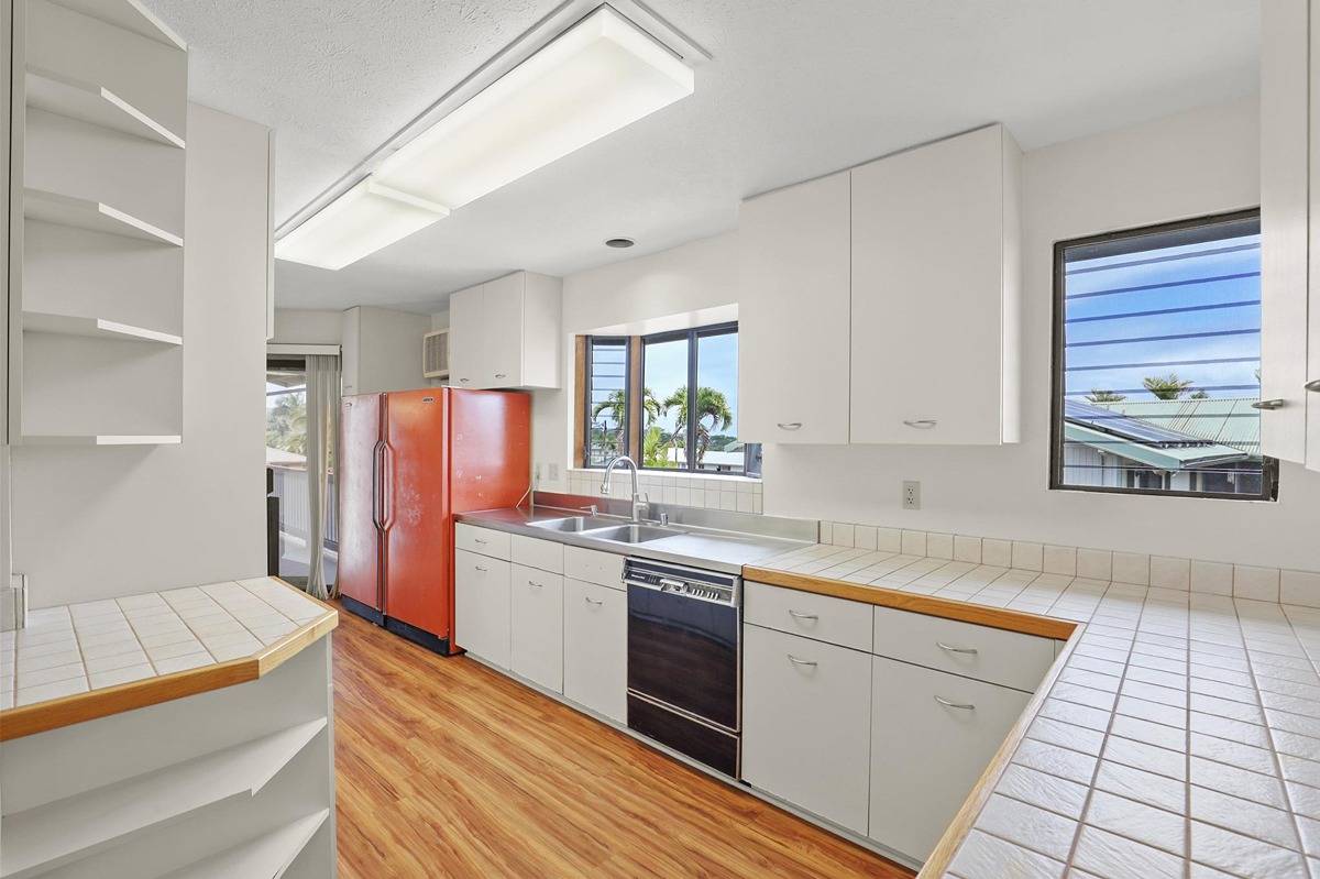 713 KUKUAU ST