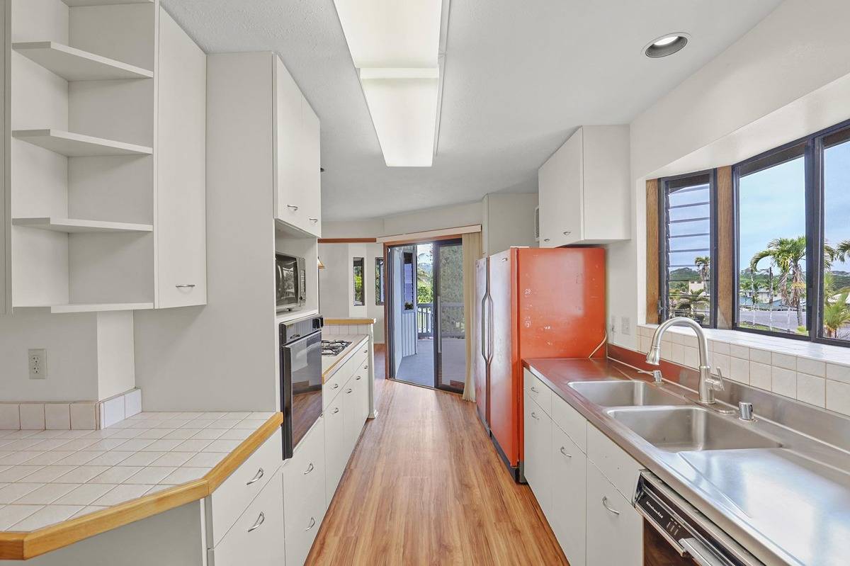 713 KUKUAU ST