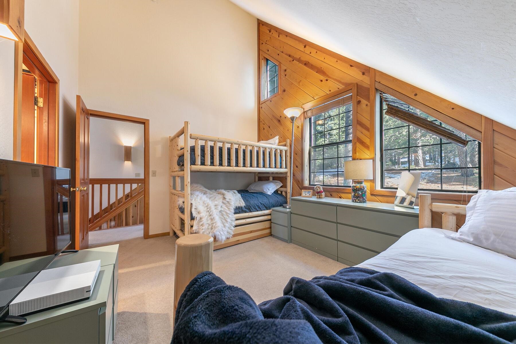 725 Conifer