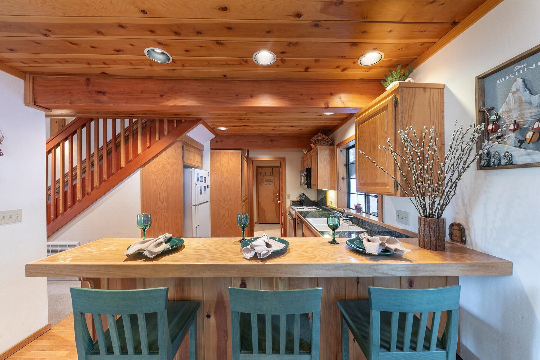 725 Conifer