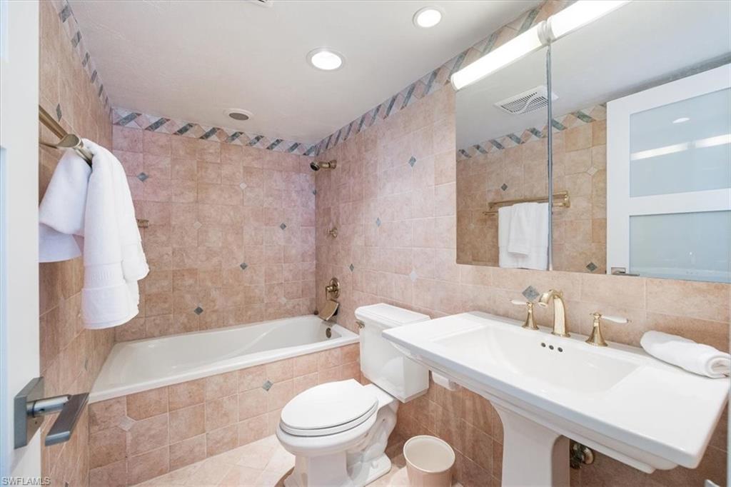 1977 Gulf Shore BLVD N # 305