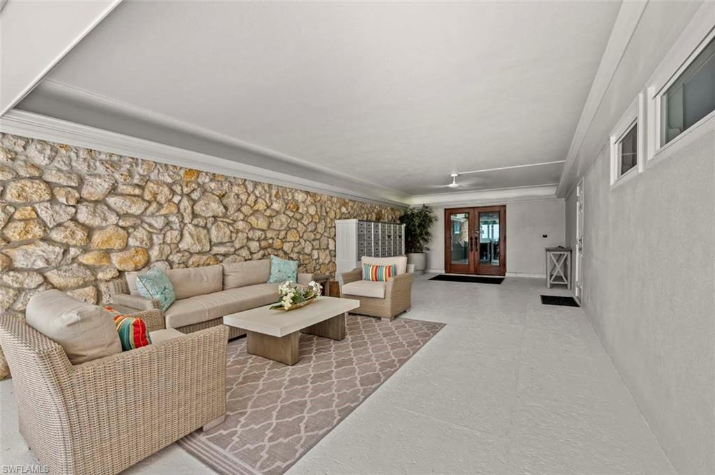 1977 Gulf Shore BLVD N # 305