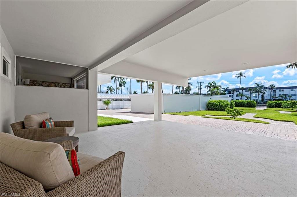 1977 Gulf Shore BLVD N # 305