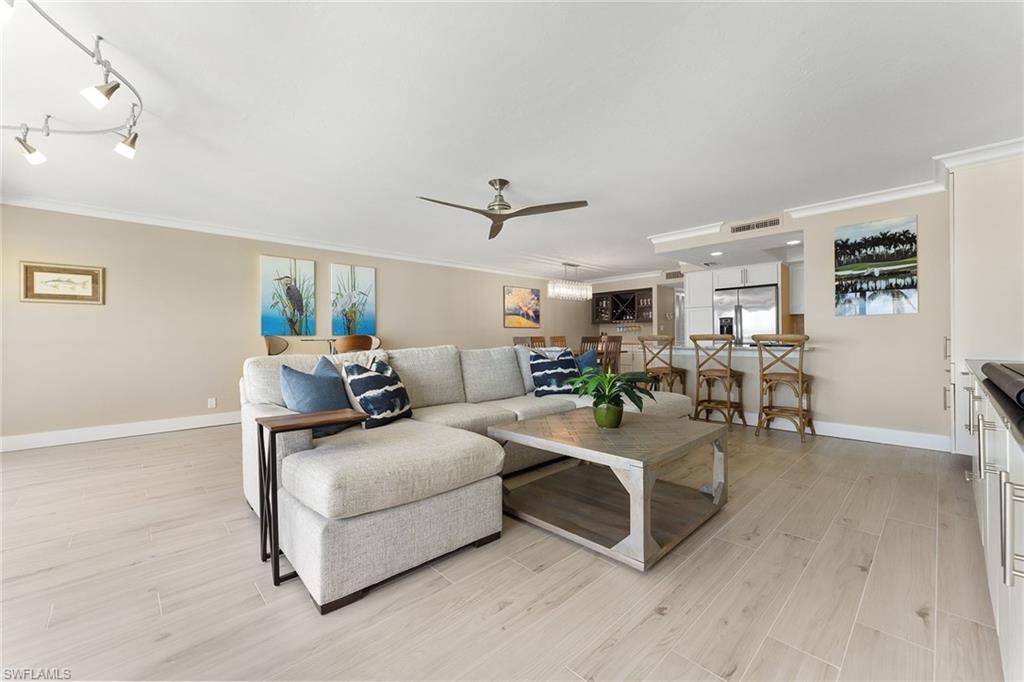 2850 Gulf Shore BLVD N # 304