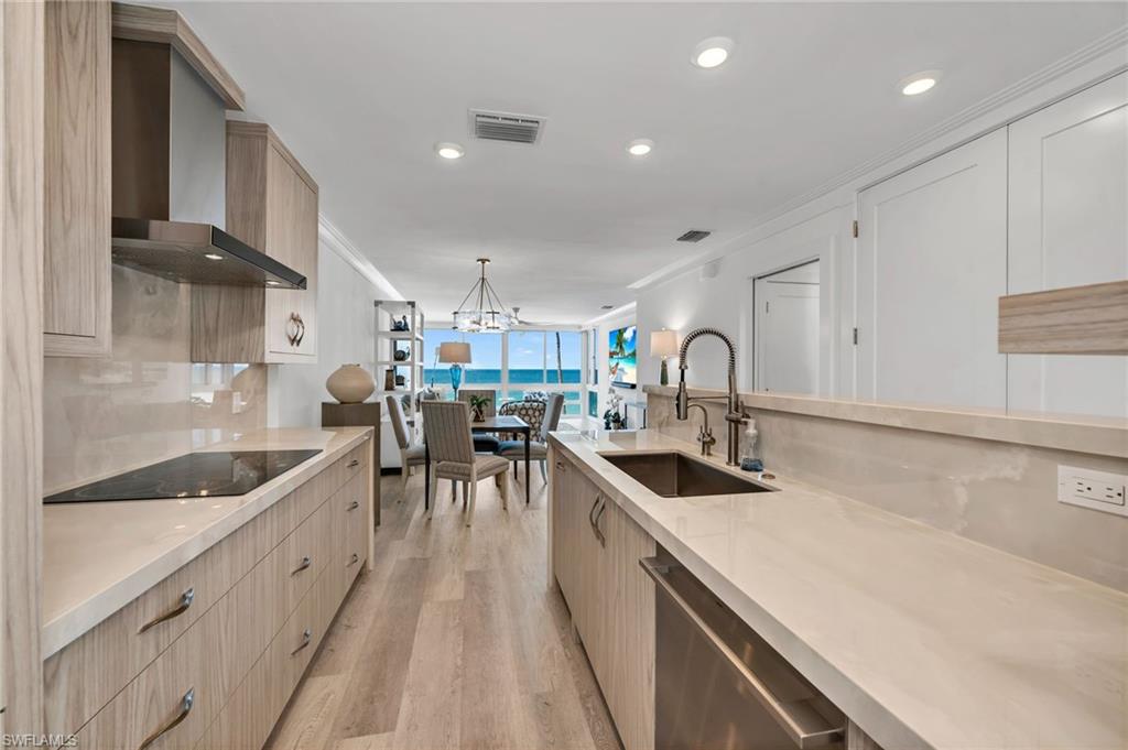 2121 Gulf Shore BLVD N # 302